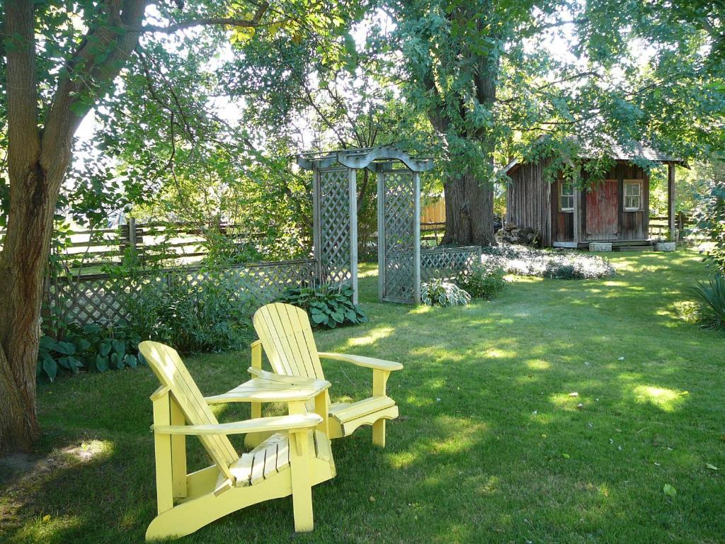 Gables Bed & Breakfast Stayner Екстериор снимка